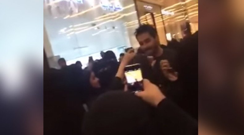 Sexy & I know it: Saudi actor arrested for being too popular with women in Riyadh shopping mall