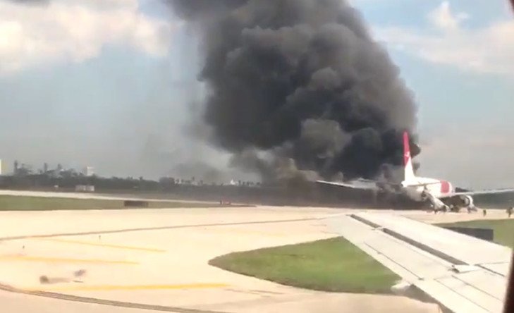 Plane catches fire at Fort Lauderdale Airport in Florida (PHOTO,VIDEO)