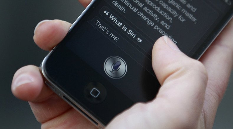 Nearly half smartphone users ‘can imagine falling in love with Siri’ – study 
