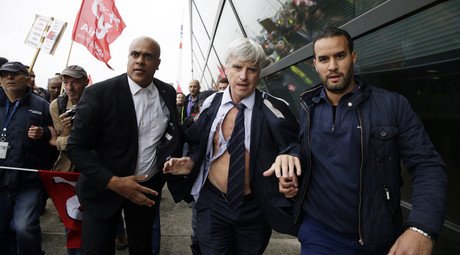Air France suspends 5 workers over clothes-ripping exec attack (PHOTOS)