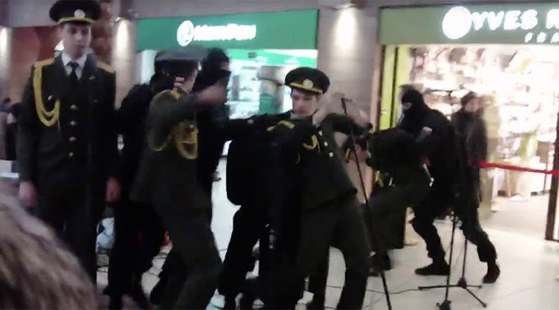 Get Unlucky? Commandos ‘abduct’ Russian Army choir singing James Bond Spectre theme (VIDEO)