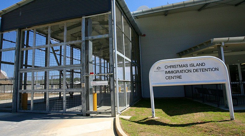 Aussie immigration detention set on fire in riot over suspicious death of Iranian detainee