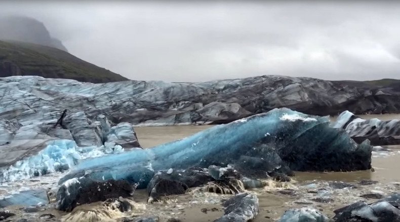 ‘Vibrating and shaking’: Enormous icebergs break off from glacier in Iceland (VIDEO)