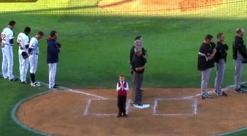 Even epic hiccups can't stop this kid from singing Aussie anthem (VIDEO)