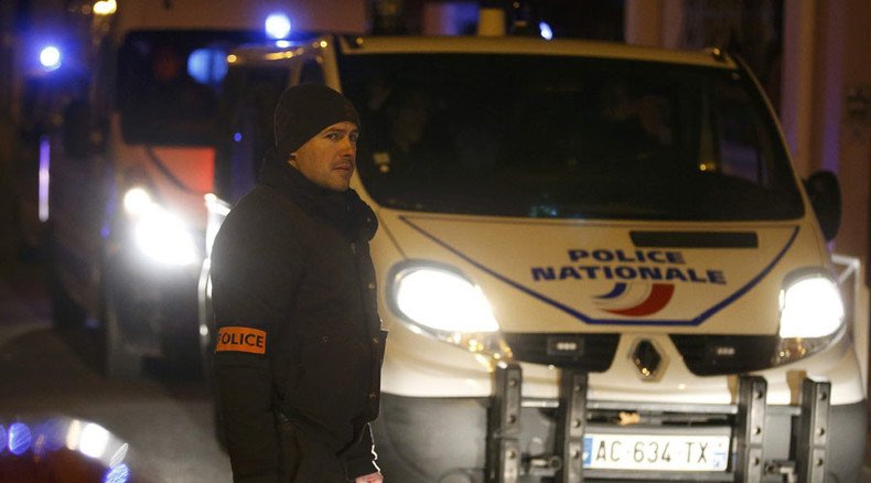 Explosive belt without detonator found outside Paris – reports