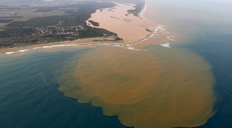 Red death: Toxic Brazilian mud reaches Atlantic Ocean (PHOTOS)