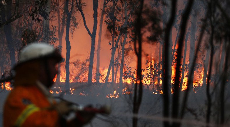‘Uncontrolled’ fire fueled by hot weather & dry winds rages in South Australia (PHOTOS, VIDEO)
