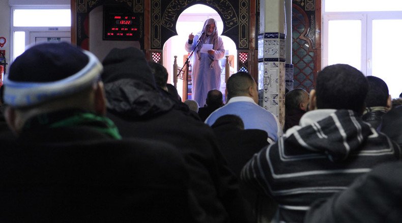 ‘License to preach’: Major French Muslim group calls for imams to have permits