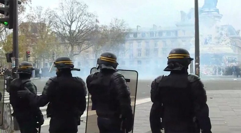 200+ detained, tear gas & scuffles at banned Global March for Climate in Paris (VIDEO)