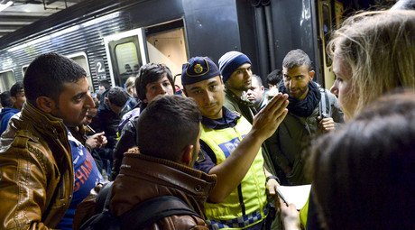 ‘10,000 refugees entered Norway in October - many crossing over Russian border’