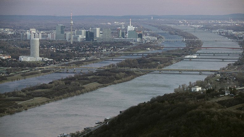 Police fish out €100,000 in cash floating down Danube