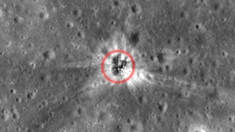 space shuttle crashing on the moon
