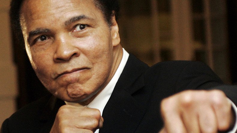 Muhammad Ali takes swing at Trump, calls ISIS ‘misguided murderers’