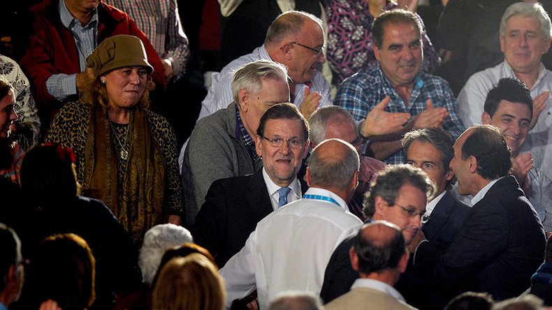 Teen punches Spanish PM in face during election walkabout (VIDEO)