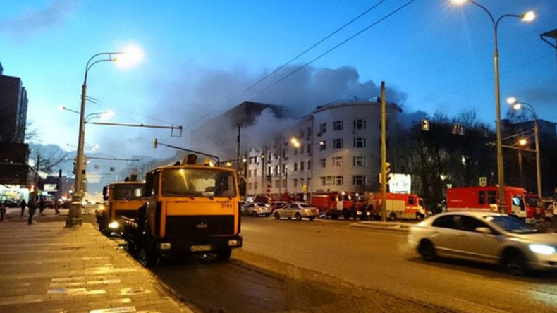 Fire rages at police officers’ club in central Moscow (VIDEO)