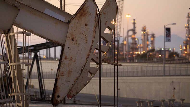 Oil prices plummet to 11-yr low as US lifts export ban