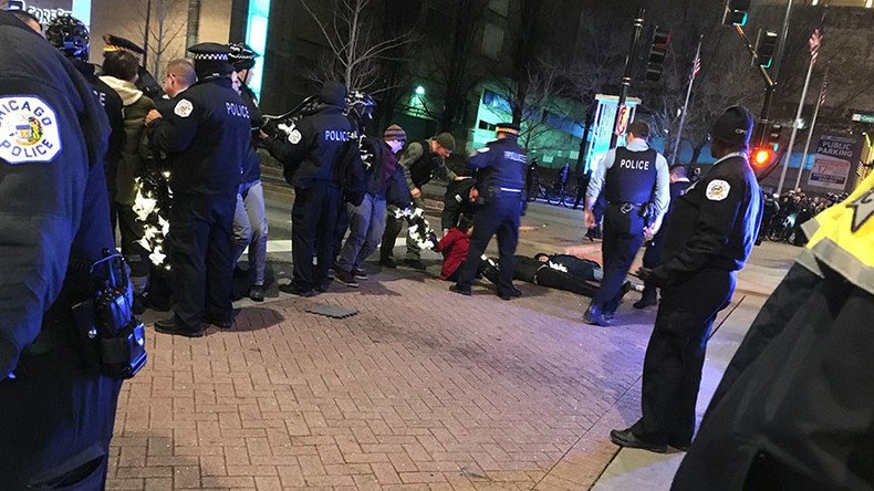 'Black Christmas' protesters block Chicago stores, 2 detained