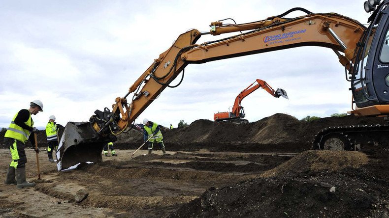 ‘1st of its kind’ in Norway: Archaeologists unearth 1,500yo Viking settlement beneath airbase 