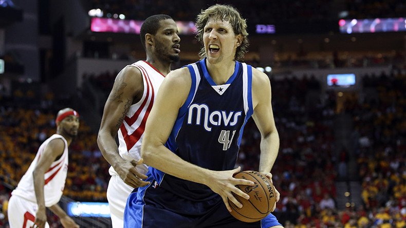 Dirk Nowitzki moves past Shaq for 6th place on NBA all-time points list (VIDEO)