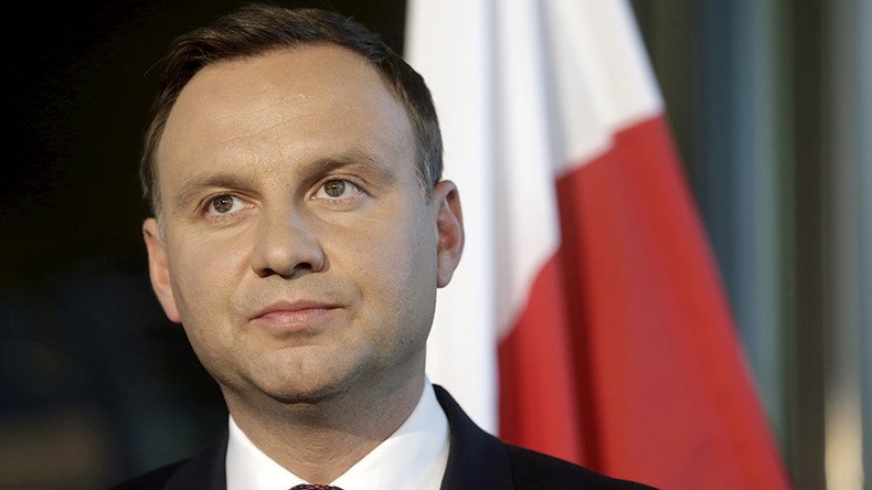 Poland enacts 'crippling' constitutional court law despite EU indignation