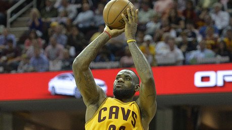 LeBron James signs lifetime Nike sponsorship deal