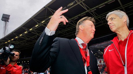 Wenger urges Manchester Utd to back Van Gaal