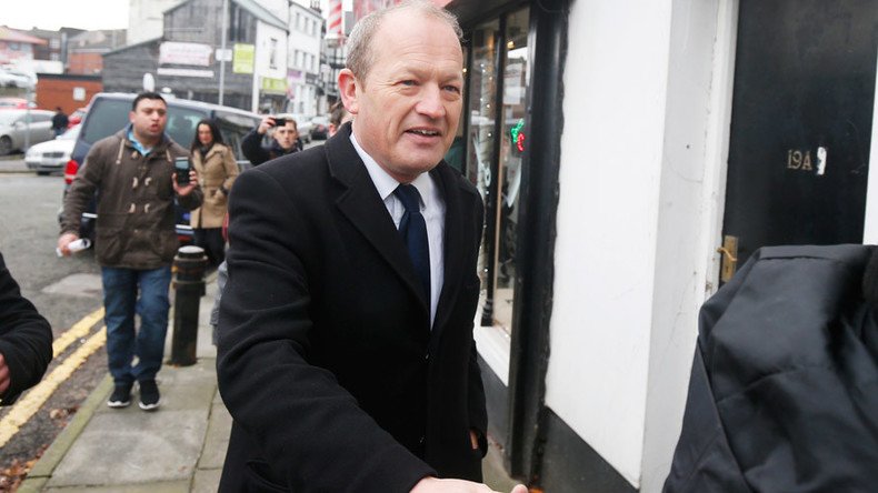 Sexting scandal: Simon Danczuk MP rejects calls to quit as protesters lay siege to his office