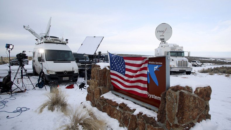 For the birds: Oregon standoff pits feds against rural Americans