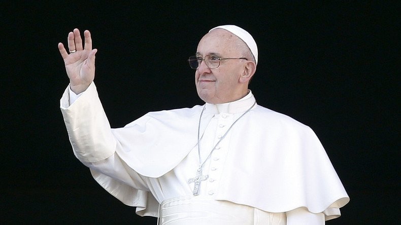 Pope Francis compares church to 'field hospital,' talks prison & homosexuals in newest book