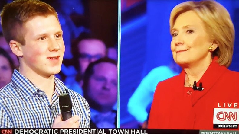 Iowa student slips up, denies CNN planted his question for Hillary Clinton (Video)