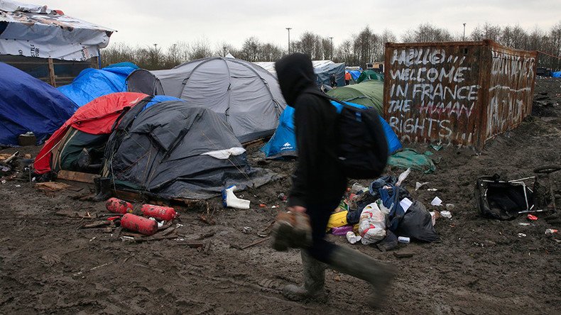 Amnesty: ‘UK must allow refugees with family into country’ 