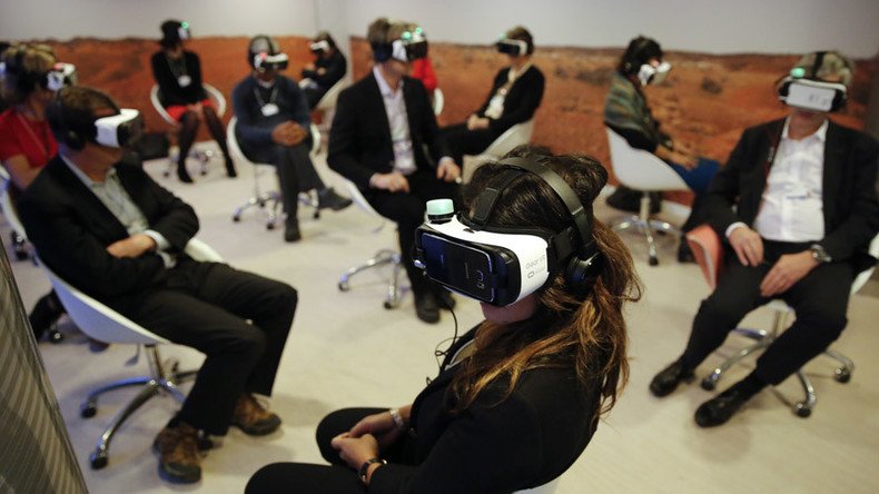 Apple ‘secretly working’ on virtual reality device