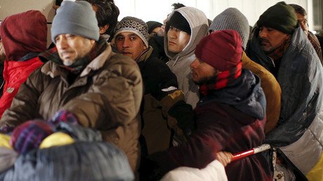 ‘We can't do it!’ Bavaria sends busload of refugees to Merkel