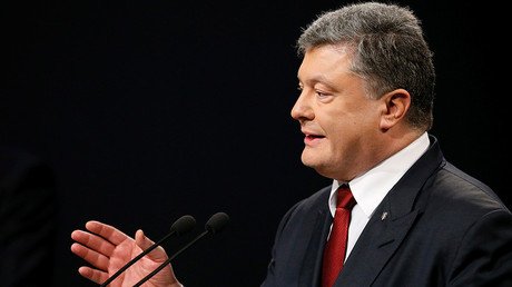 Poroshenko admits to coordinating actions of radicals maintaining Crimea blockade