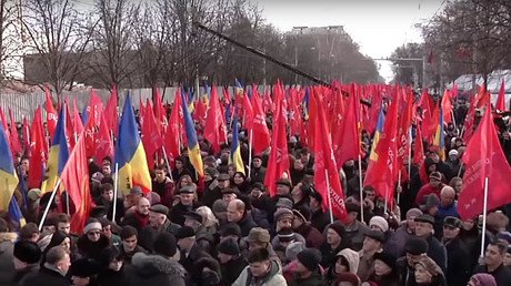 Over 15,000 march for 7 hours in Moldova demanding snap election (VIDEO)