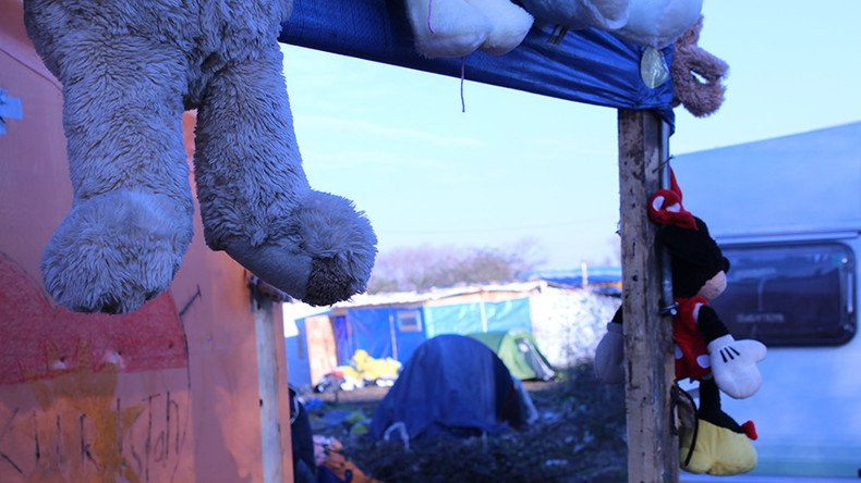 ‘Treated like animals’: Children brutalized in Calais ‘Jungle’ (VIDEO)
