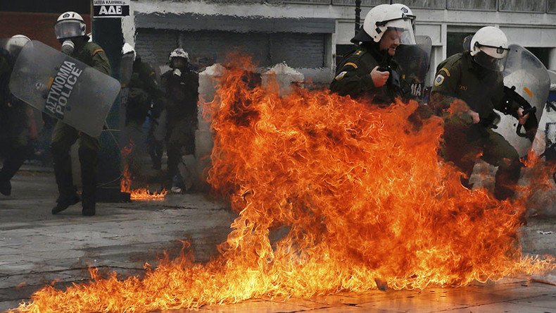 Tear gas, Molotov cocktails deployed during general strike in Greece (VIDEOS, PHOTOS)