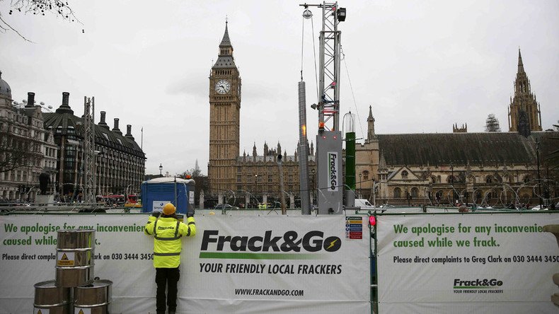 Fracking Westminster: Greenpeace erects 10m drill outside Parliament
