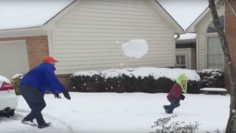 Epic dad #FAIL: Family snow games go horribly wrong (VIDEO)
