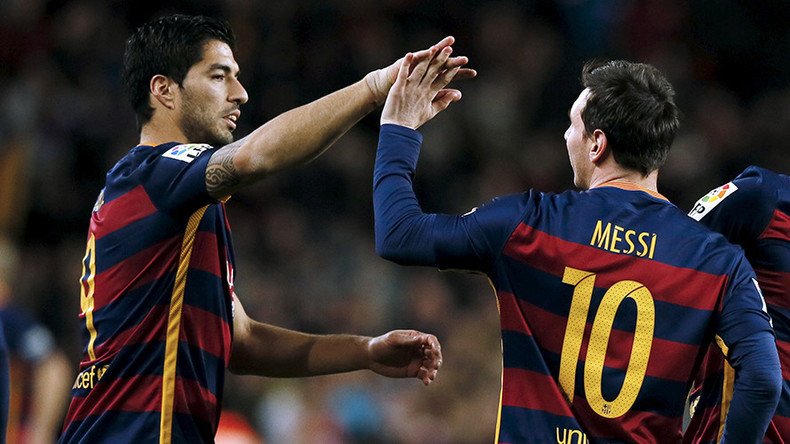 Messi, Suarez score 2-man penalty as Barcelona win in style (VIDEO)