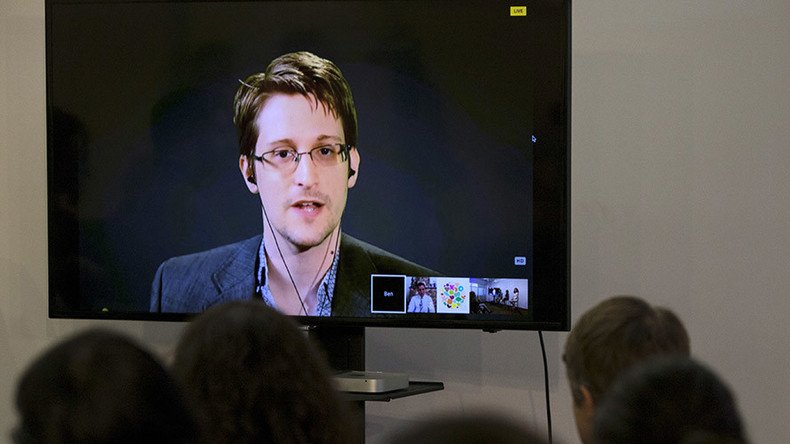 Edward Snowden burns Jeb, Kanye in one devastating tweet