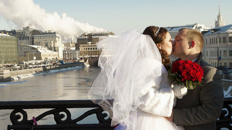 Russian Pensioners Party asks parliament to raise legal marriage age