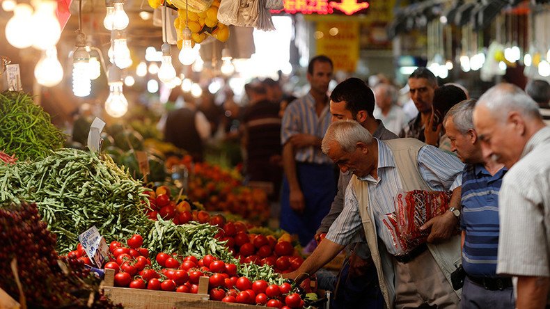 Russia suspects Azerbaijan of re-exporting banned Turkish tomatoes 
