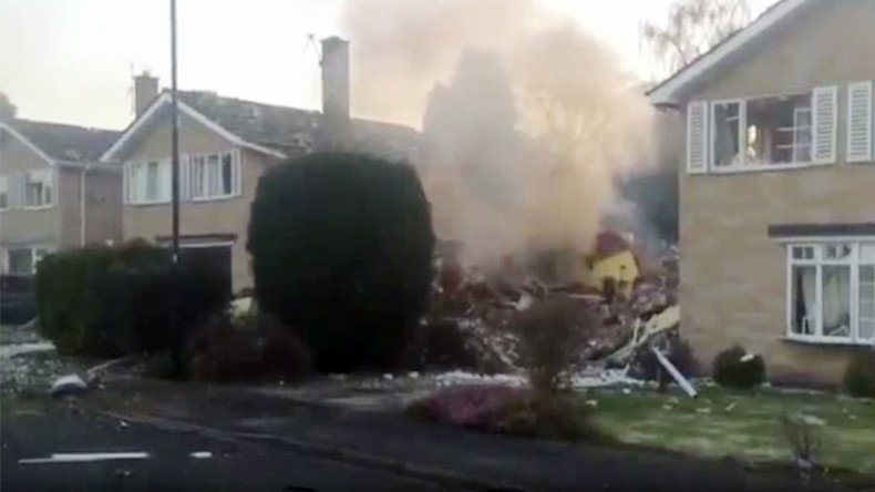 63yo man killed in explosion that flattened suburban North Yorkshire home (VIDEO)
