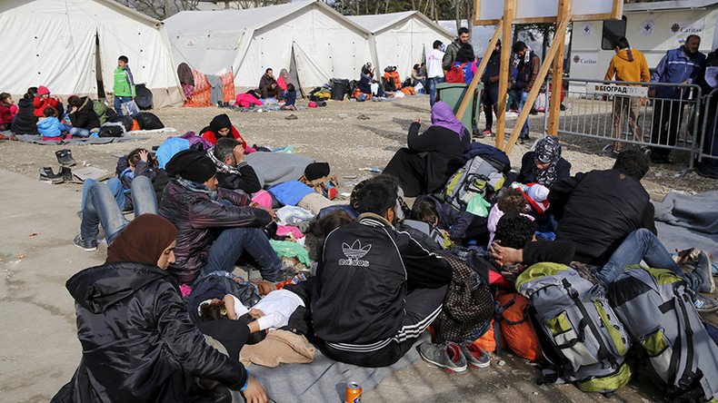 Serbia closes Macedonia border to unregistered refugees 