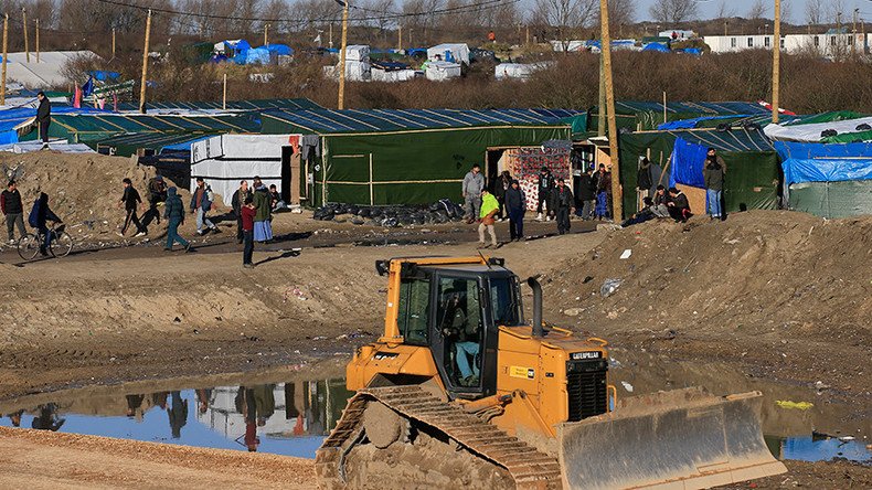 ‘Stop forced evictions!’ Protesters demand halt to Calais ‘Jungle’ demolition