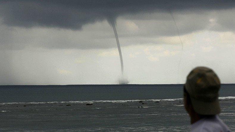 Rare triple waterspout spotted off Louisiana’s Lake Pontchartrain (VIDEOS, PHOTOS)