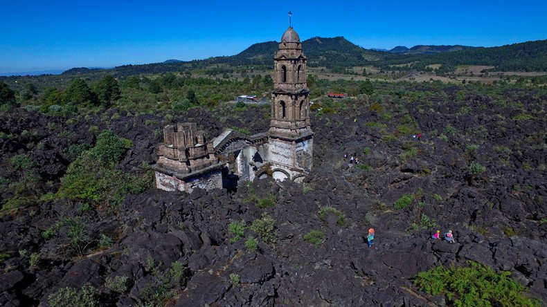 'Mexican Pompeii' from drone: Lonely cathedral in lava field (VIDEO)