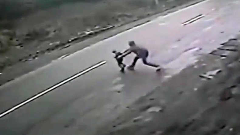 Man miraculously saves toddler from fatal car crash (VIDEO)