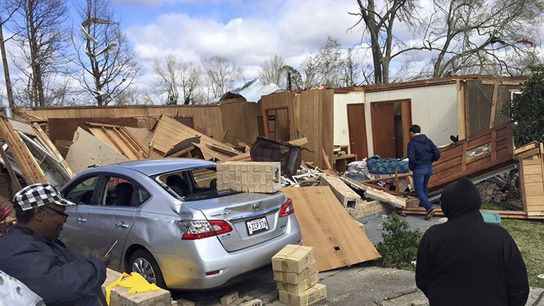 Tornado strikes Virginia town, kills 3, injures 8